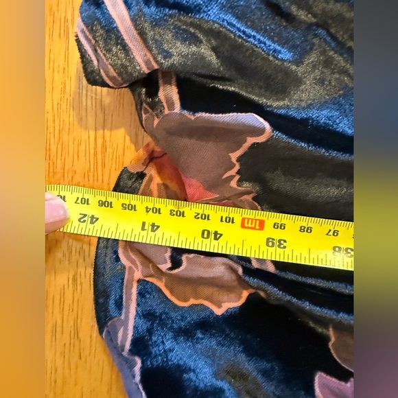 Black floral velvet burnout dress ruffled high low hem size 8 NWT - Picture 9 of 10